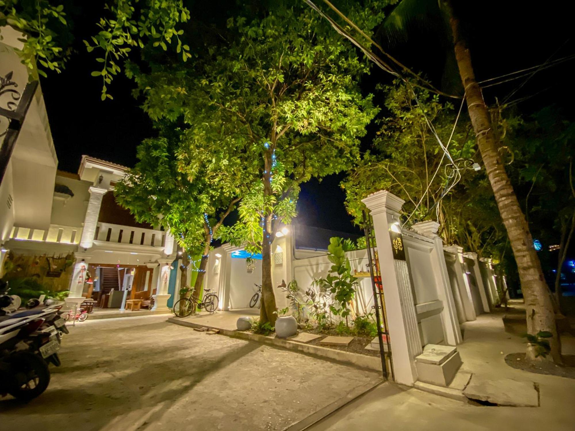Hotel Muni & 3*